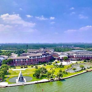 Tongli Lake View Hotel